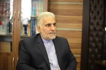 رئیس سازمان زندان‌ها از شهدای زندانبان دفاع مقدس تقدیر کرد