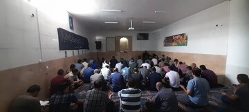عزاداری مددجویان زندان خمینی شهر درسالروز شهادت هفتمین معصوم 