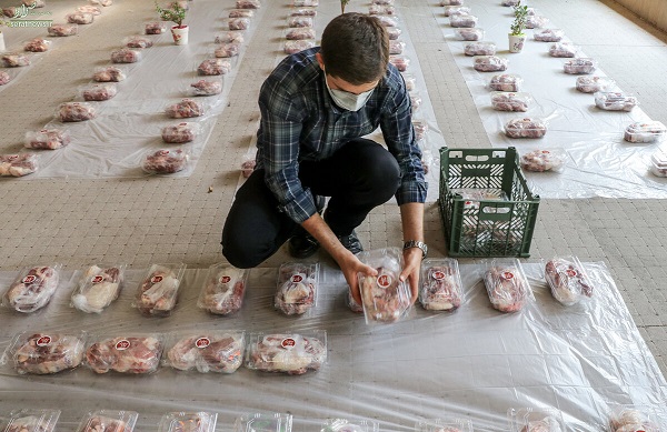 توزیع گوشت قربانی در بین خانواده های نیازمند زندانیان