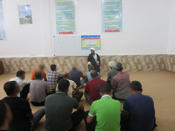 جشن میلادحضرت معصومه (س)در اردوگاه حرفه آموزی وکاردرمانی بوشهر برگزار شد