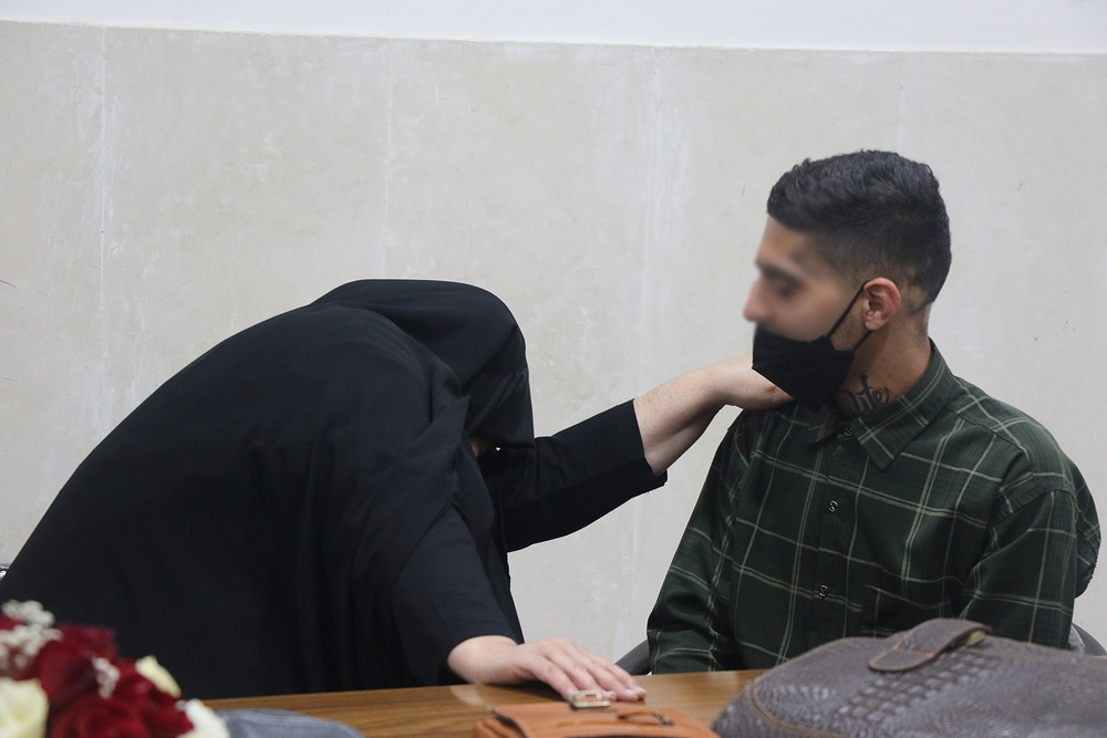 دیدار مادر و فرزند بعد از 14 سال به همت مسئولان اداره کل زندان های البرز
