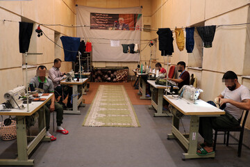 توانمندسازی مددجویان در کارگاه‌های اشتغال «زندان مرکزی سمنان»