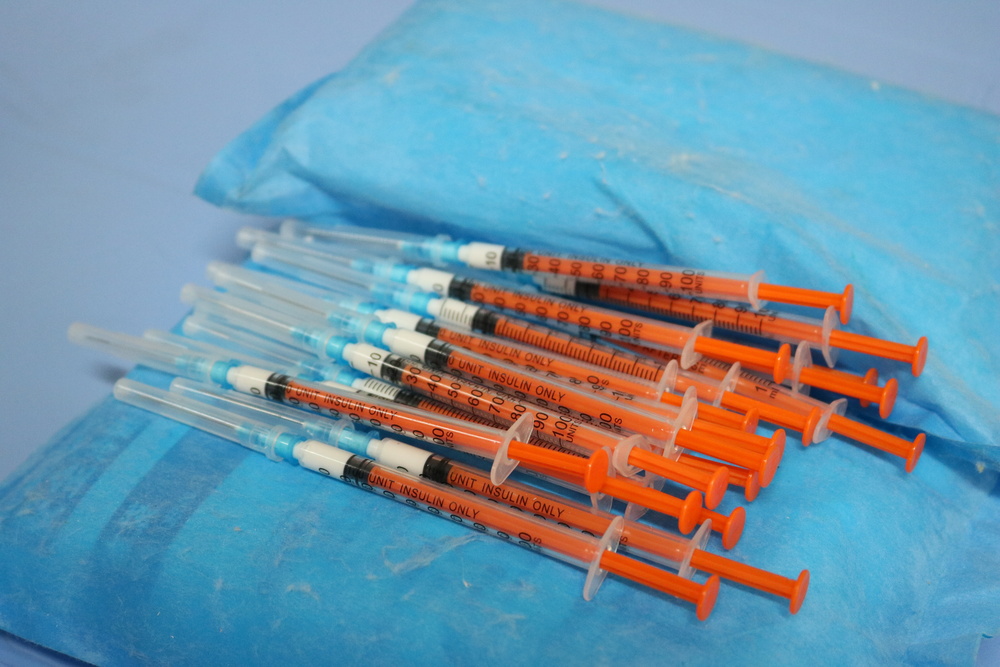 تزریق دوز چهارم واکسن کرونا در زندانهای استان سمنان