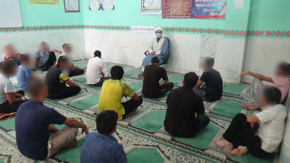 نشست آسیب های مواد مخدر از منظر دینی در زندان برازجان برگزار شد 