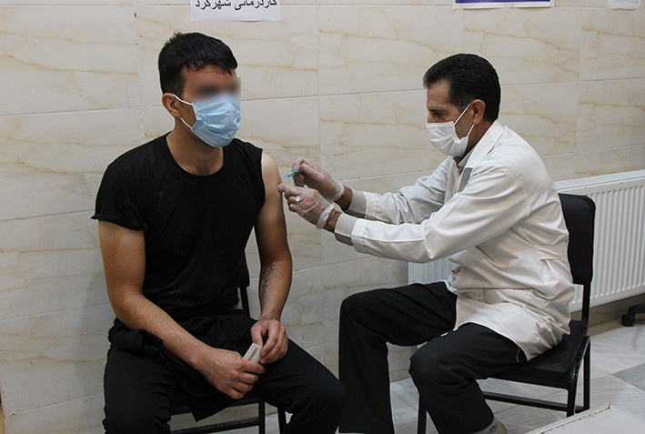 تزریق دوز سوم واکسن کرونا در زندان های چهارمحال و بختیاری