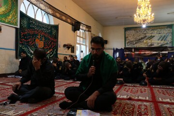 برپایی مراسم عزاداری امام حسین(ع) در زندان مرکزی اصفهان 
