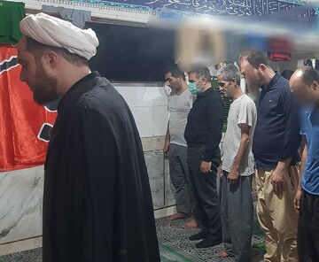 برپایی  نماز ظهر عاشورا در زندان شهرستان لنجان