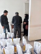 ۴۰ بسته معیشتی بین خانواده های زندانیان اسلام آباد غرب به ارزش ۲۰۰ میلیون ریال توزیع شد