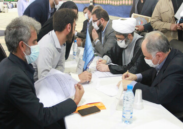 حضور وزیر دادگستری در میز خدمت جهادی و ارتباطات مردمی نمازجمعه شهرستان زاهدان
