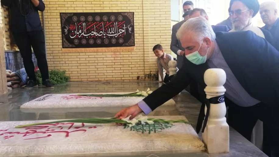 سفر رئیس سازمان زندان‌ها به یزد/ دکتر محمدی به گلزار شهدای گمنام ابرکوه رفت