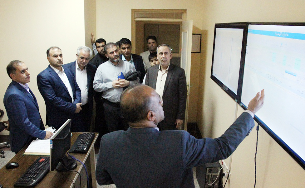 بازدید مدیرکل دفتر برنامه ریزی اشتغال سازمان زندان ها از مرکز مراقبت الکترونیکی یزد