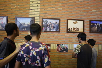 نمایشگاه عکس «جاماندگان پیاده‌روی اربعین» در ندامتگاه تهران بزرگ برپا شد
