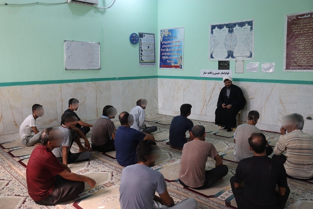 نشست معرفتی قیام امام حسین(ع) و اقامه نماز در زندان دشتستان 