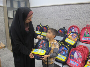 450 بسته لوازم‌التحریر به فرزندان مددجویان زندان رجایی‌شهر اهداء شد