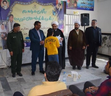 جشن شکوفه‌های تربیت در زندان گنبد
