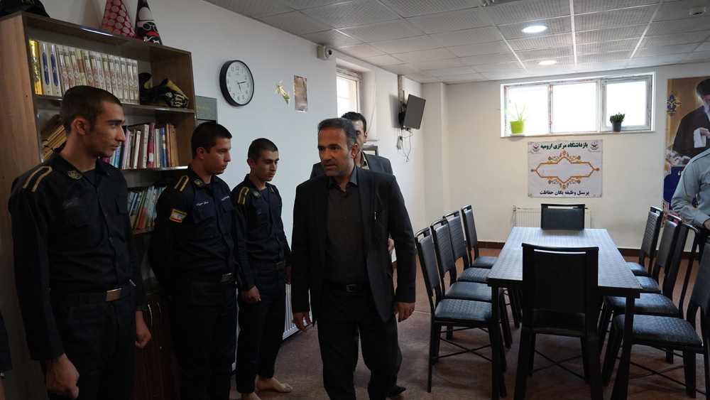 بازدید عصر جمعه مدیرکل زندان های آذربایجان غربی از بازداشتگاه ارومیه 