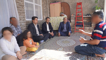 دیدار مدیرکل زندان‌های آذربایجان غربی با خانواده دو مددجوی آسیب‌دیده در زلزله خوی 