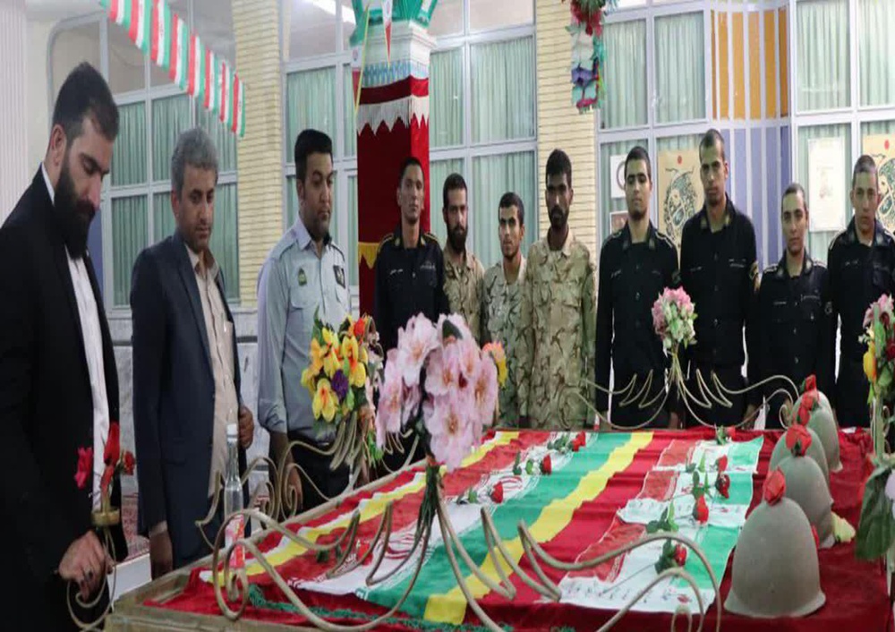 ادای احترام کارکنان و سربازان وظیفه زندان های استان سیستان و بلوچستان به مقام شامخ شهداء