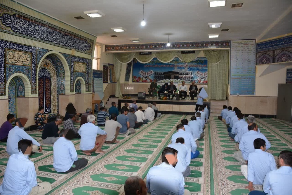 برگزاری برنامه‌های روز بزرگداشت حافظ در اردوگاه حرفه‌آموزی و کاردرمانی اصفهان