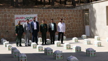 توزیع ۲۵۰ بسته معیشتی بین خانواده‌های زندانیان زندان مرکزی یاسوج 