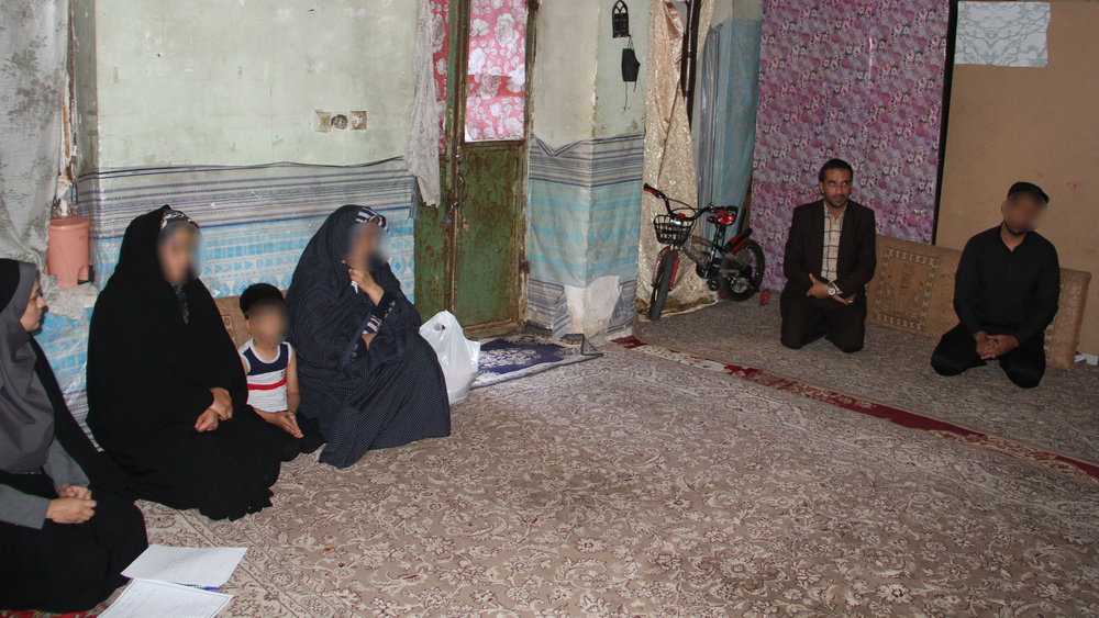 در بازدیددادستان مرکزاستان ومدیرکل زندان های سیستان وبلوچستان ازمنزل سه تن ازخانواده های مددجویان اتفاق افتاد: