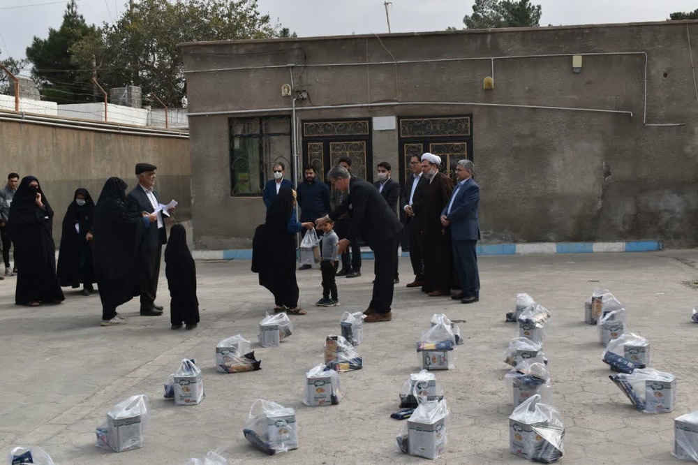 اهداء ۳۱۰ بسته معیشتی به خانواده زندانیان نیازمند شهرستان تربت جام