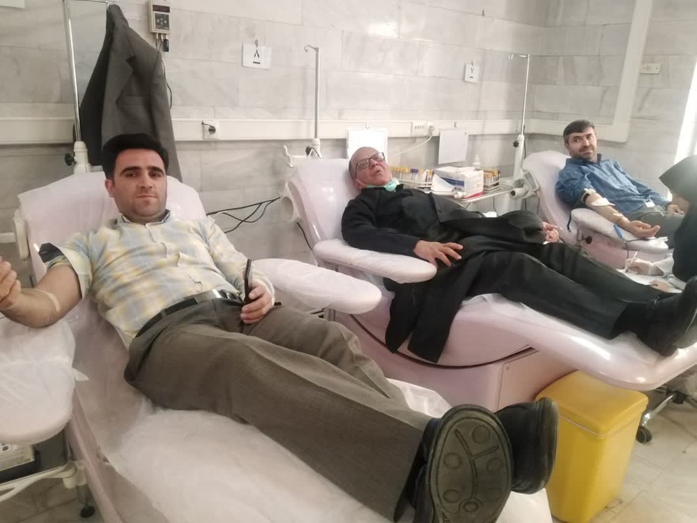 کارکنان زندانهای آذربایجان شرقی خون اهدا کردند