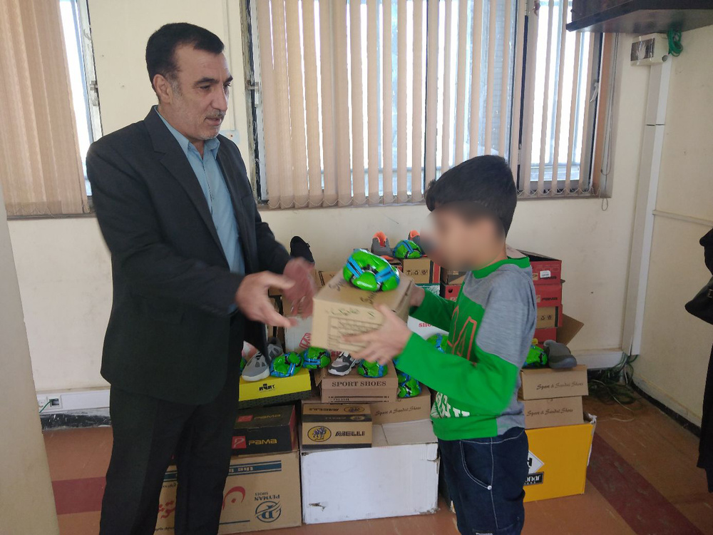 اهداء بسته‌های ورزشی به فرزندان مددجویان تحت‌پوشش انجمن حمایت از زندانیان کرمانشاه