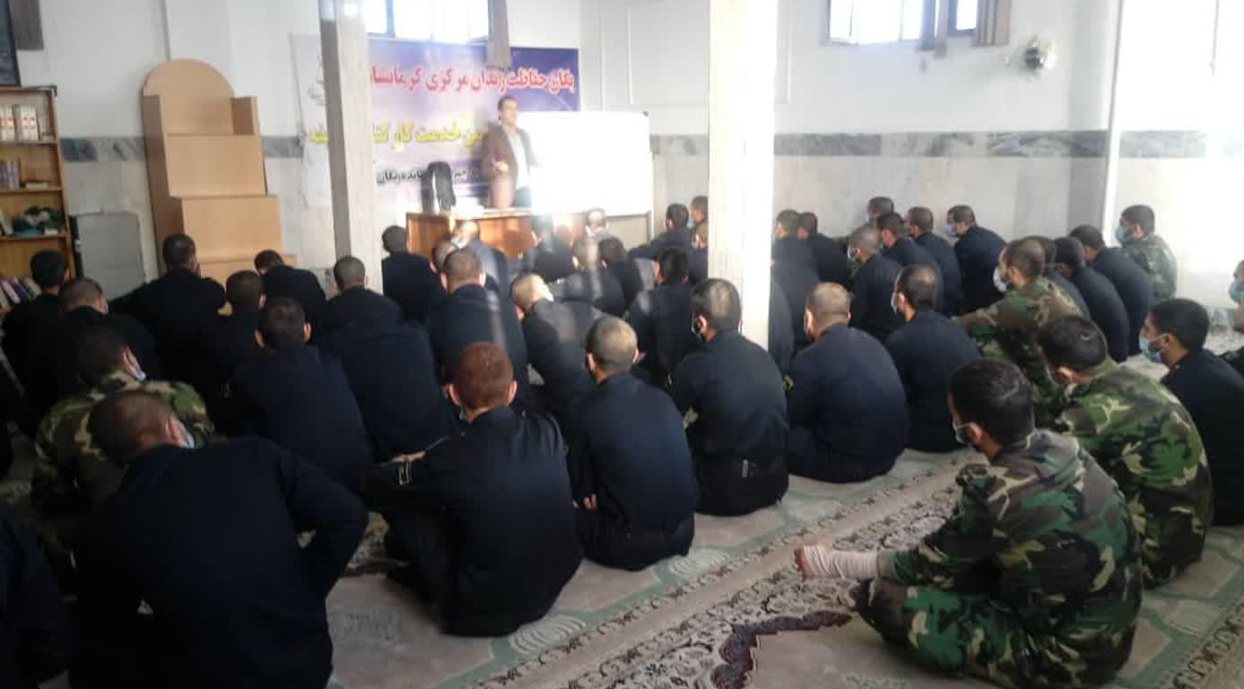 برگزاری دوره‌های آموزش مهارت‌های زندگی توسط یک مراقب شیفتی در زمان استراحت در زندان‌های کرمانشاه