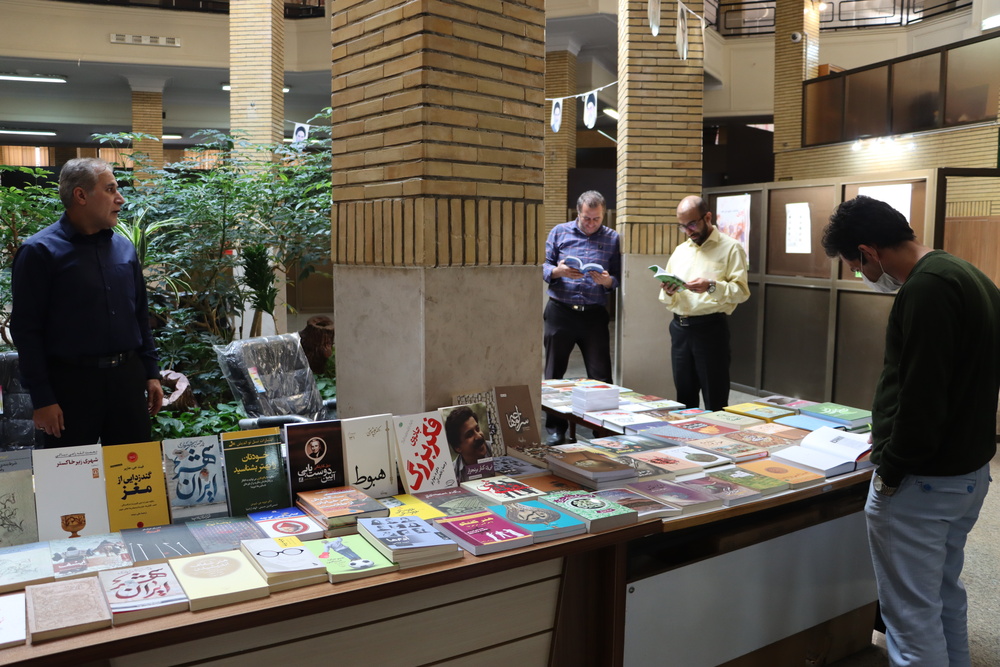 نمایشگاه کتاب در اداره‌کل زندان‌های استان تهران برپا شد