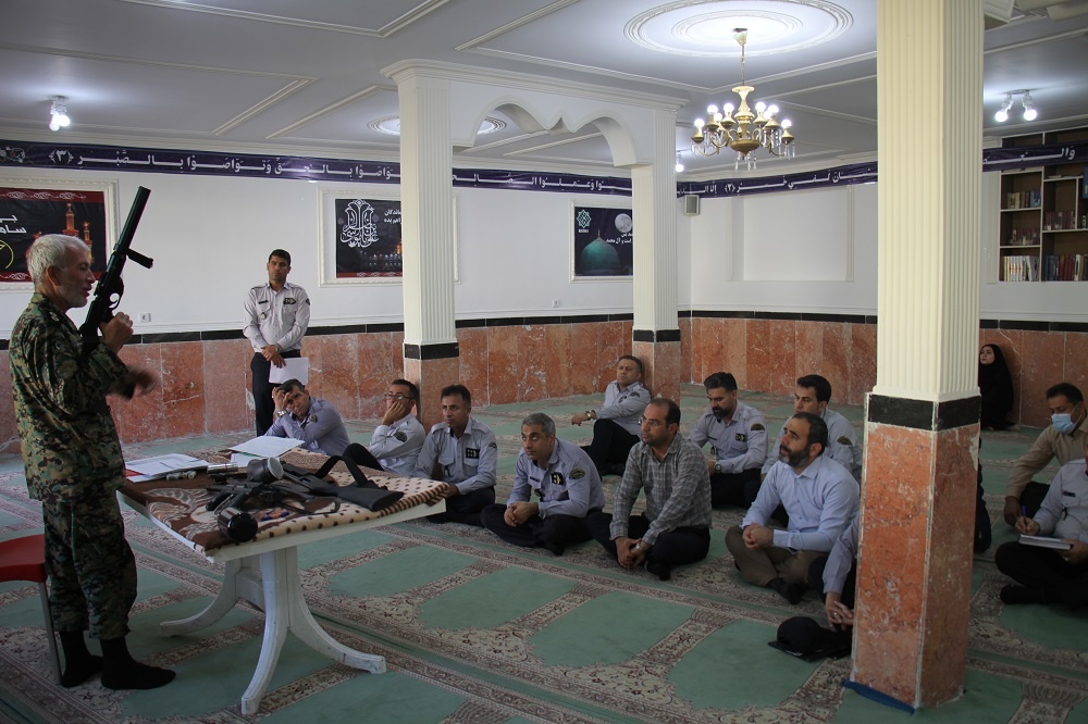 دوره آموزشی اصول و فنون تیراندازی ویژه پرسنل یگان حفاظت زندان مرکزی بوشهر 