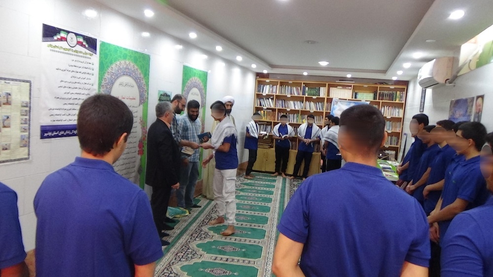 مددجویان فعال عرصه کتاب وکتابخوانی در کانون اصلاح وتربیت بوشهر تجلیل شدند