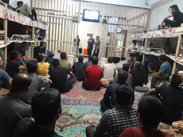 گزارش تصویری تماشای مسابقه فوتبال ایران و انگلیس توسط مددجویان زندانهای استان مرکزی