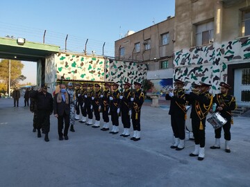 مراسم صبحگاه مشترک نیروهای بسیج و یگان حفاظت زندان های استان اصفهان برگزار شد