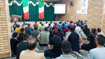 تماشای مسابقه فوتبال ایران و ولز توسط زندانیان
