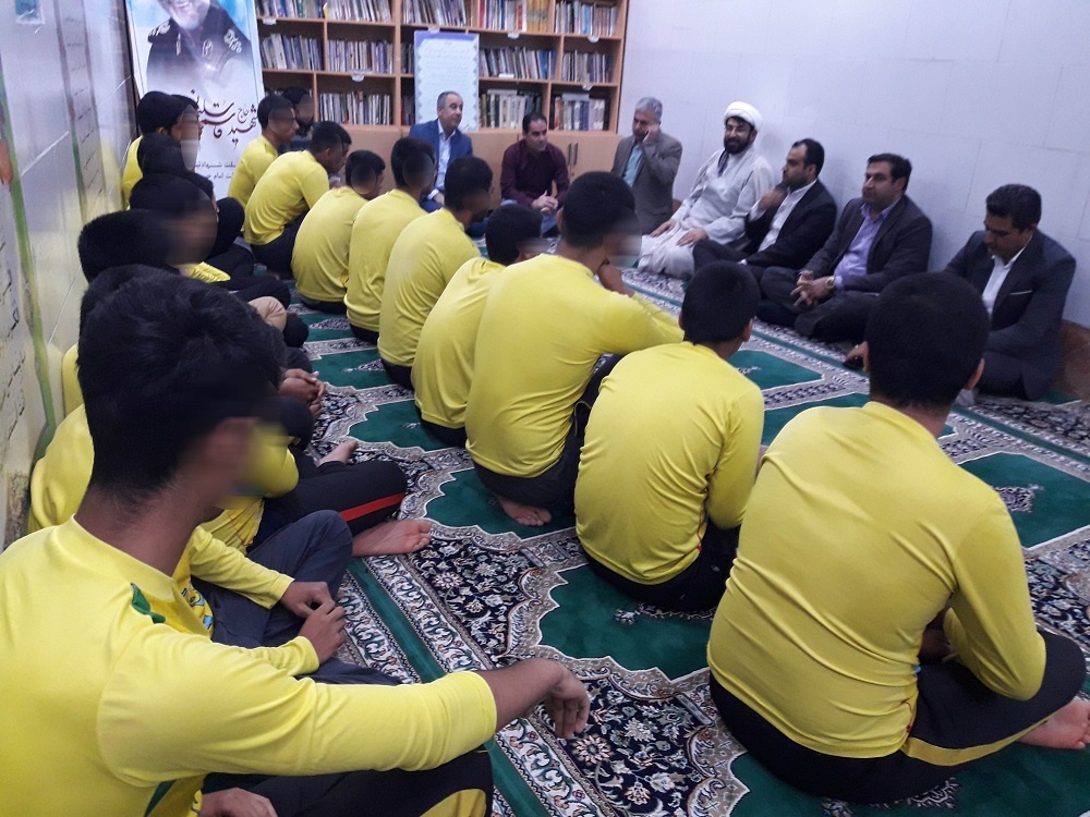 بازدید روحانی اعزامی حوزه علمیه قم از کانون اصلاح وتربیت بوشهر