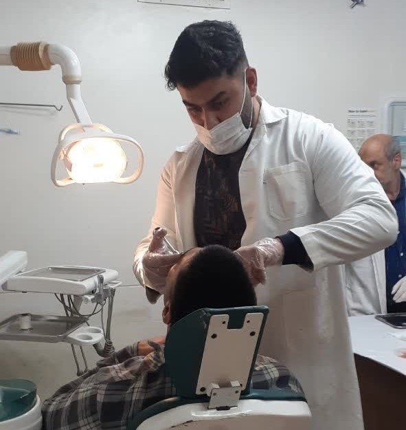 یک لبخند شیرین هدیه دندانپزشک بسیجی به زندانیان شهرستان لنجان 