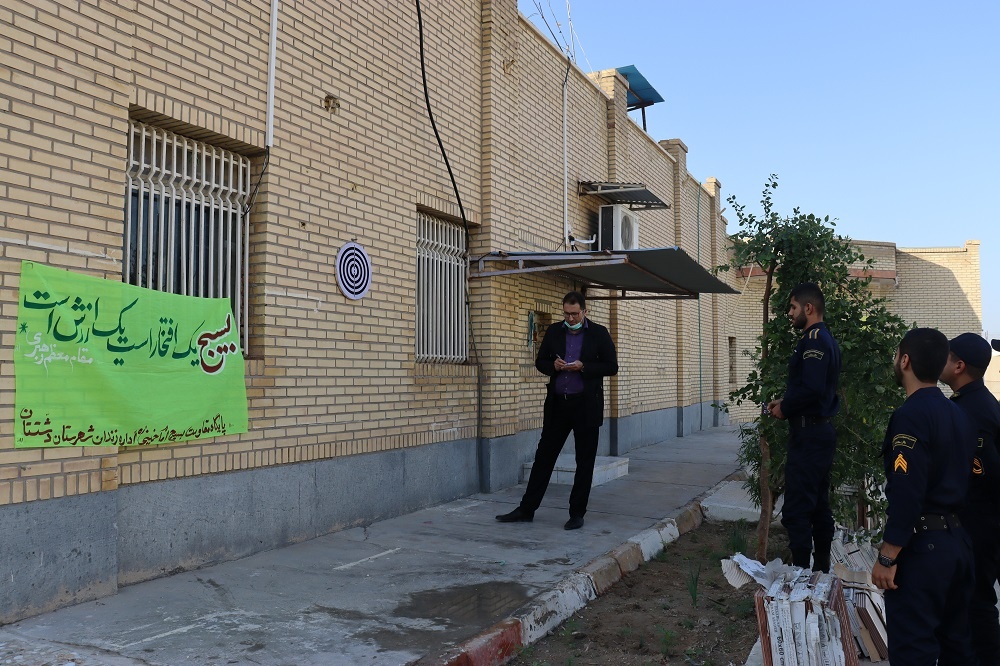 برگزاری مسابقات دارت سربازان‌وظیفه به‌مناسبت هفته بسیج در زندان دشتستان 