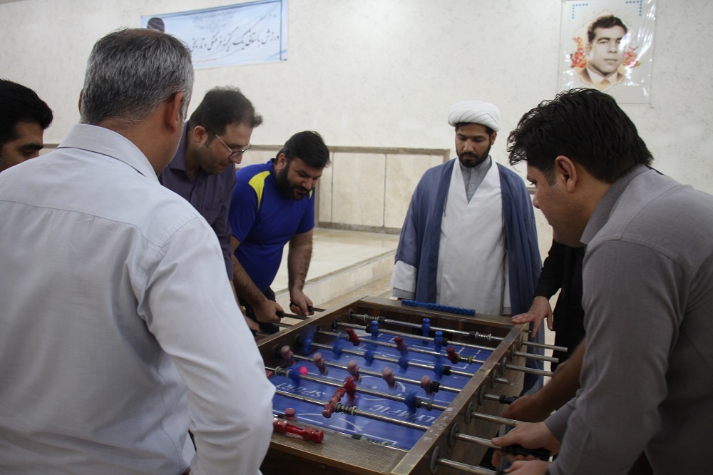 برگزاری مسابقات فوتبال دستی درمیان کارکنان زندان‌های استان بوشهر