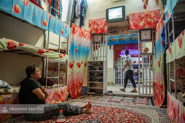 تصاویر: تماشای دیدار تیم‌های ملی فوتبال ایران و آمریکا| زندان تهران‌بزرگ