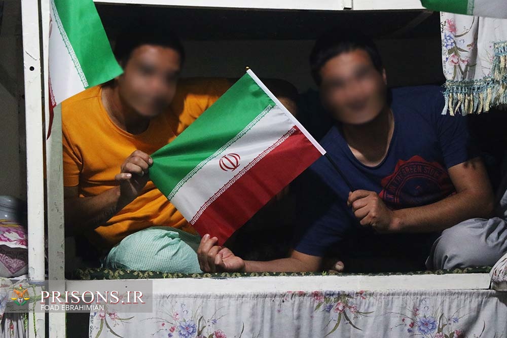 تصاویر: تماشای دیدار تیم‌های ملی فوتبال ایران و آمریکا| زندان‌های البرز
