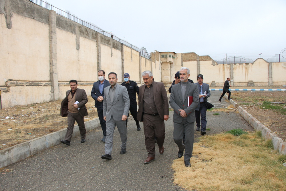 مدیرکل زندان‌های کردستان از زندان قروه بازدید کرد