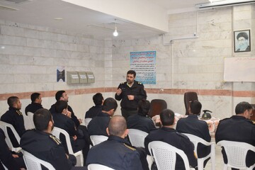کارگاه آموزشی «دانستنی‌های ضروری قانون جرائم نیروهای مسلح» در زندان نائین برگزار شد