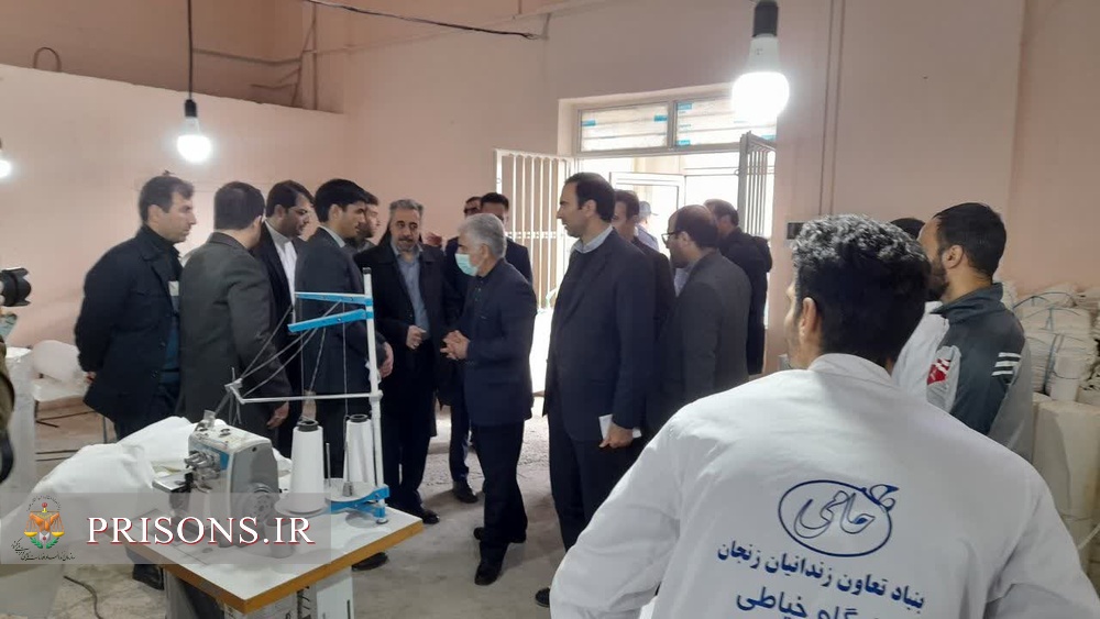 رئیس سازمان زندان‌ها از اردوگاه حرفه‌آموزی و کاردرمانی زنجان بازدید کرد/ بهره‌برداری از سوله اشتغال ۶۰۰ متری برای زندانیان