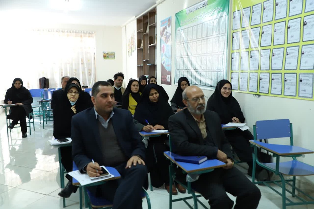 اولین دوره آموزشی مددکاری انجمن‌های حمایت زندانیان خراسان رضوی برگزار شد