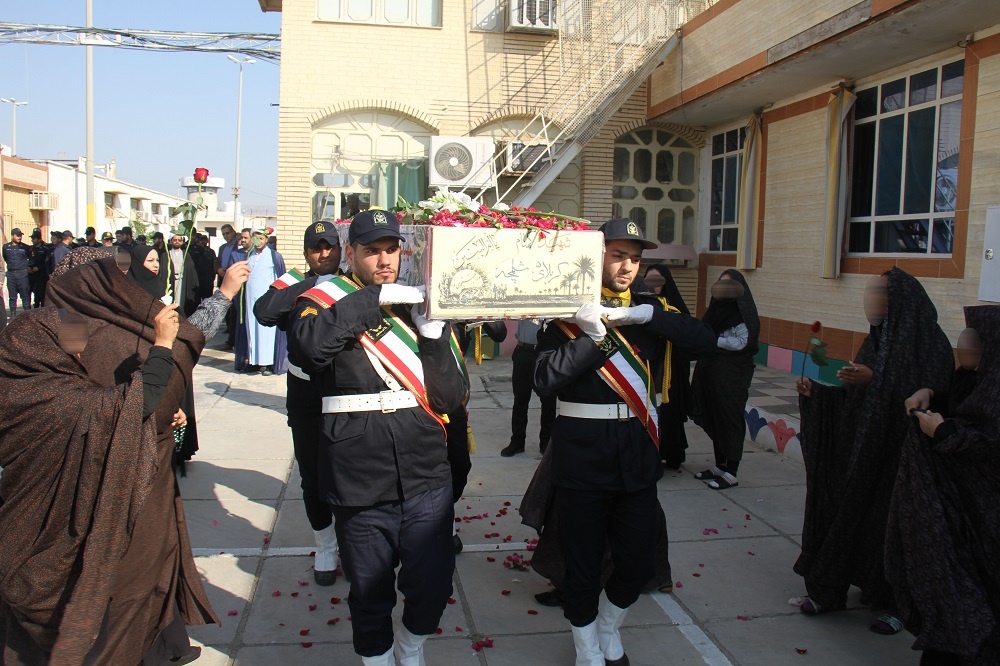عطرخوشبوی شهید گمنام همراه با استقبال باشکوه کارکنان ومددجویان زندان مرکزی بوشهر