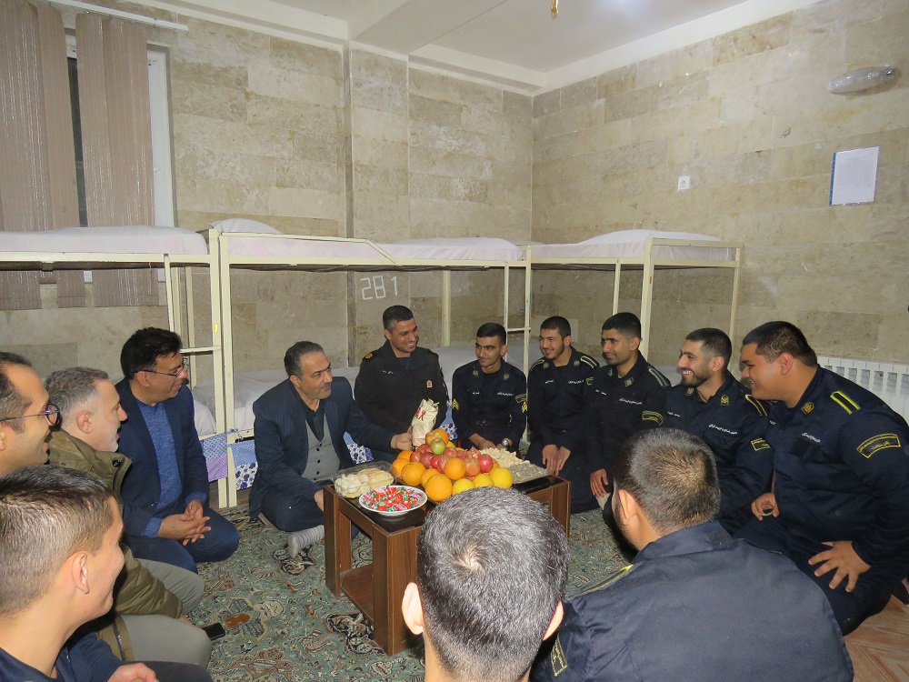 مدیرکل زندان‌های گلستان شب یلدا را با مددجویان نوجوان سپری کرد
