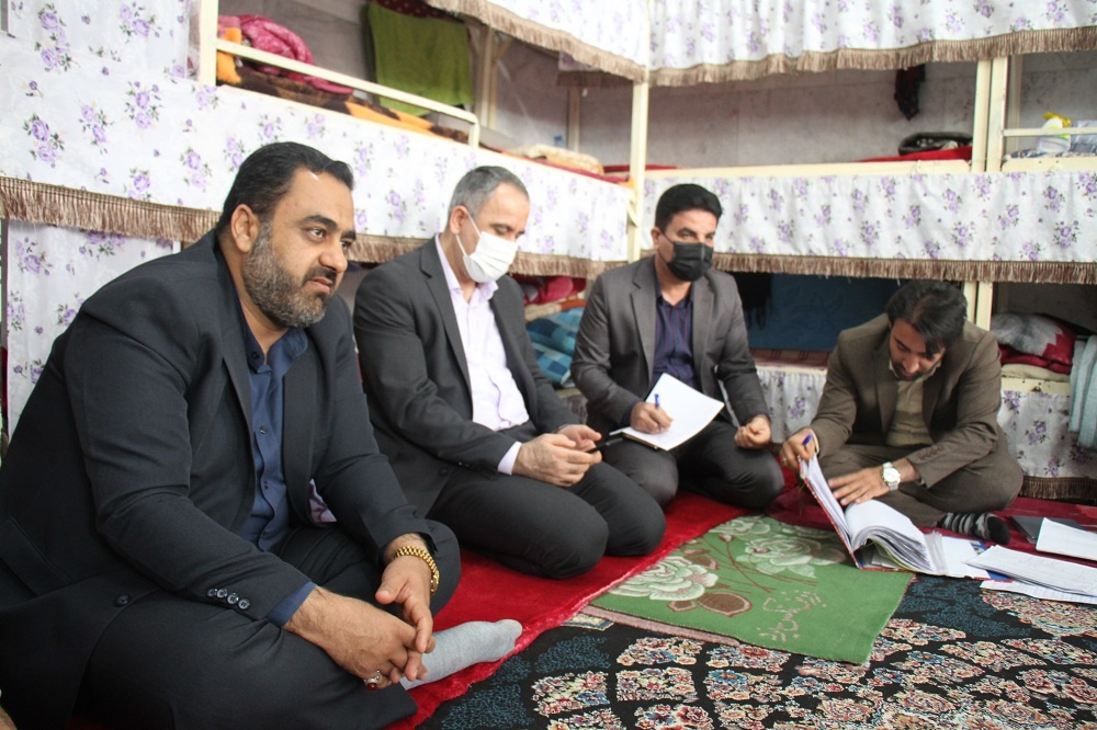 بازدید شبانه ودیدار مدیرکل زندان‌های استان بوشهر با مددجویان زندان مرکزی