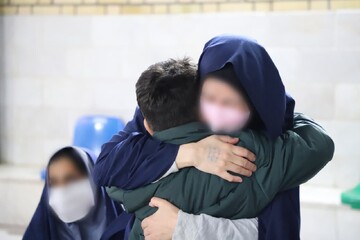 مادران زندانی با فرزندان خود در زندان مرکزی مشهد ملاقات کردند