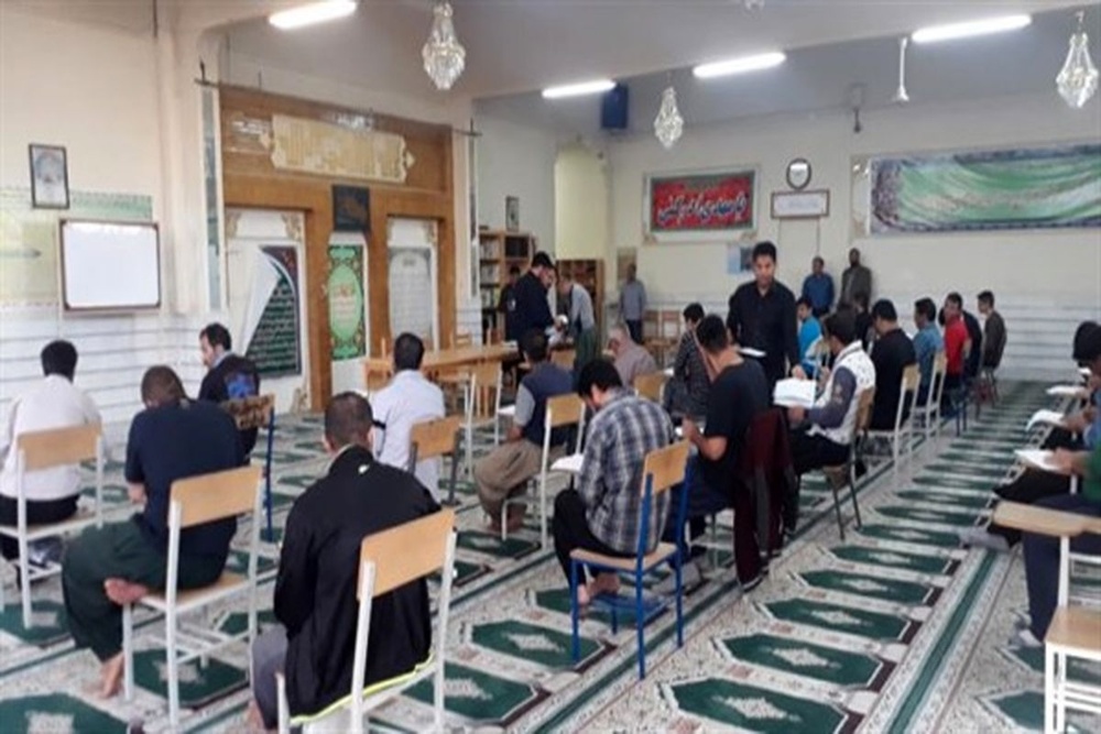 شرکت ۶۰ زندانی زنجانی در آزمون کتبی آموزش‌های فنی حرفه‌ای 
